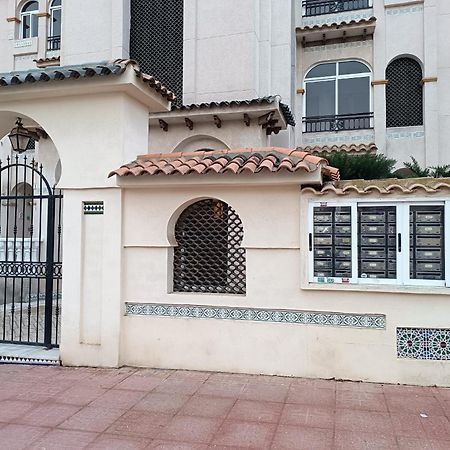 Residencia Alhambra Los Cisnes Torrevieja Exterior foto