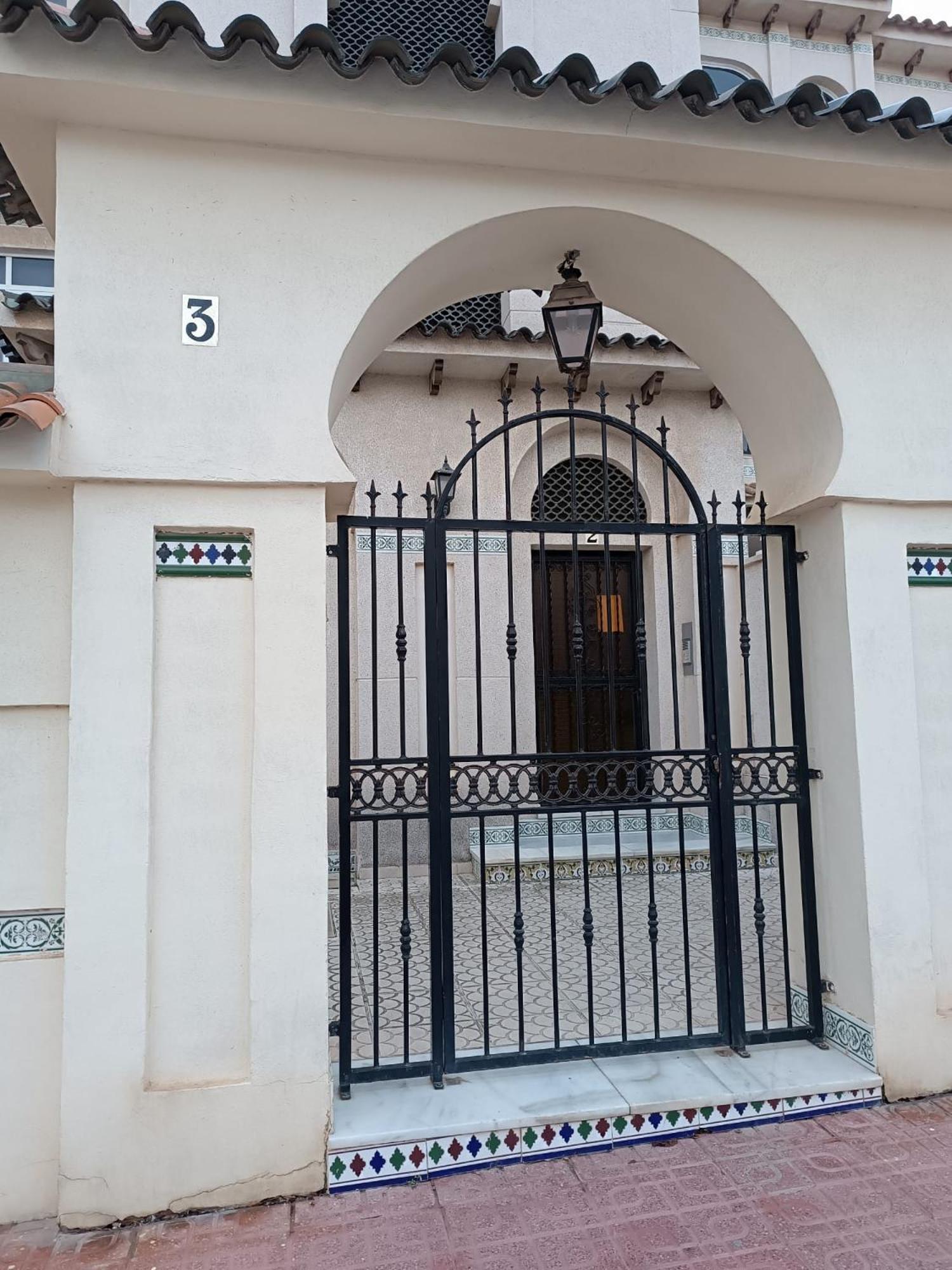Residencia Alhambra Los Cisnes Torrevieja Exterior foto