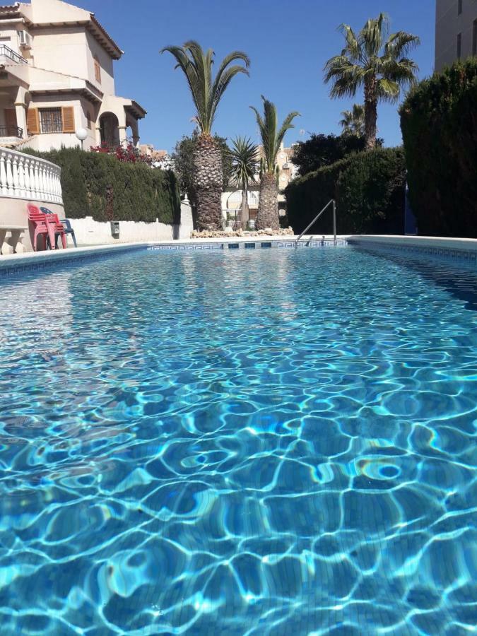 Residencia Alhambra Los Cisnes Torrevieja Exterior foto