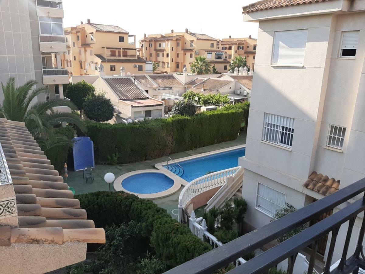 Residencia Alhambra Los Cisnes Torrevieja Exterior foto