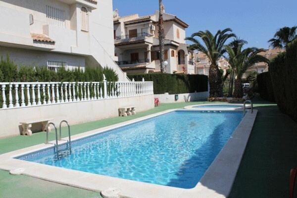 Residencia Alhambra Los Cisnes Torrevieja Exterior foto